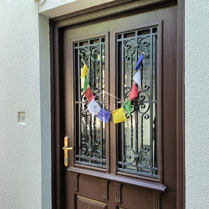 Hiša v središču Mali Lošinj z intimnim dvoriščem