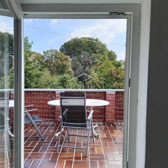 Hiša v središču Mali Lošinj z intimnim dvoriščem