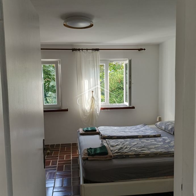 Hiša v središču Mali Lošinj z intimnim dvoriščem