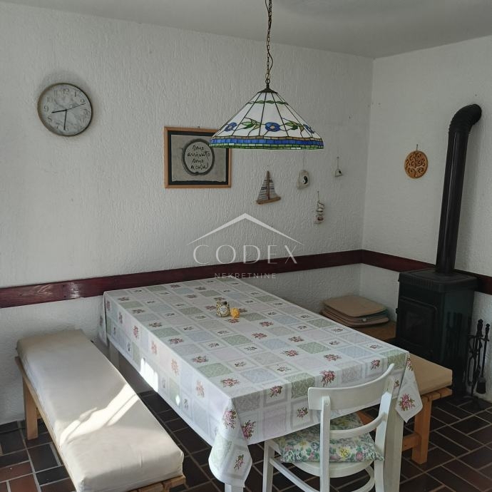 Hiša v središču Mali Lošinj z intimnim dvoriščem