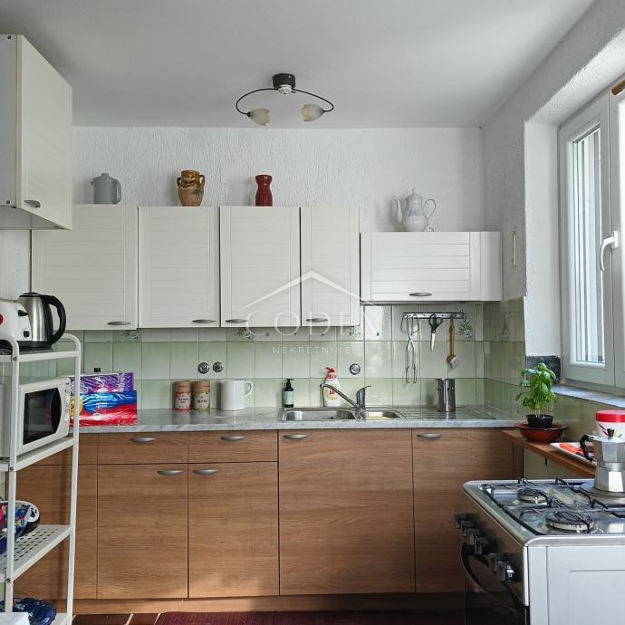 Hiša v središču Mali Lošinj z intimnim dvoriščem