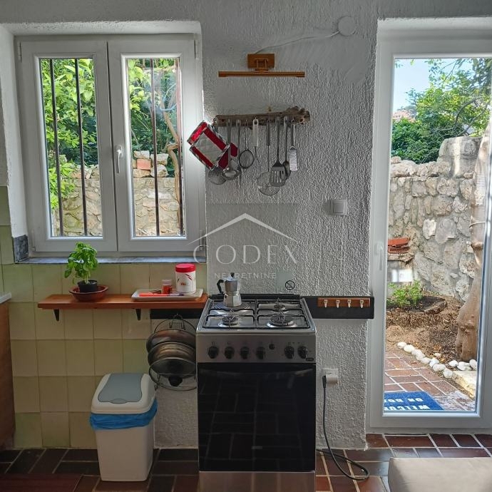 Hiša v središču Mali Lošinj z intimnim dvoriščem