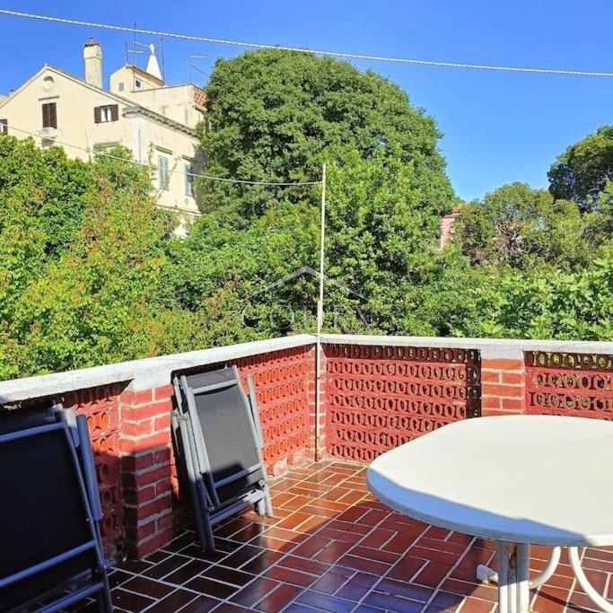 Hiša v središču Mali Lošinj z intimnim dvoriščem