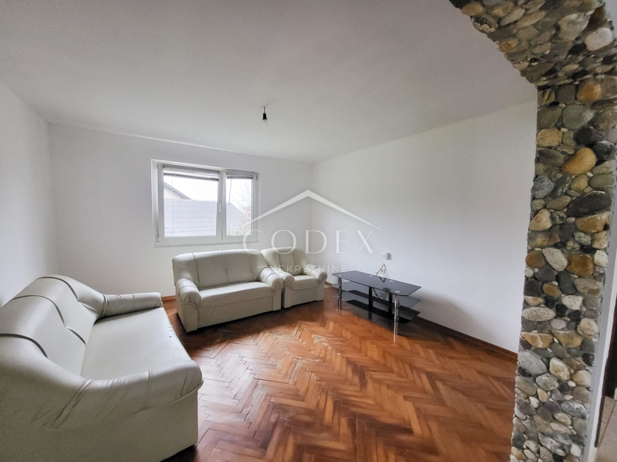 Donje Mrzlo Polje – prodaja hiše z 2 stanovanjema blizu Mrežnice