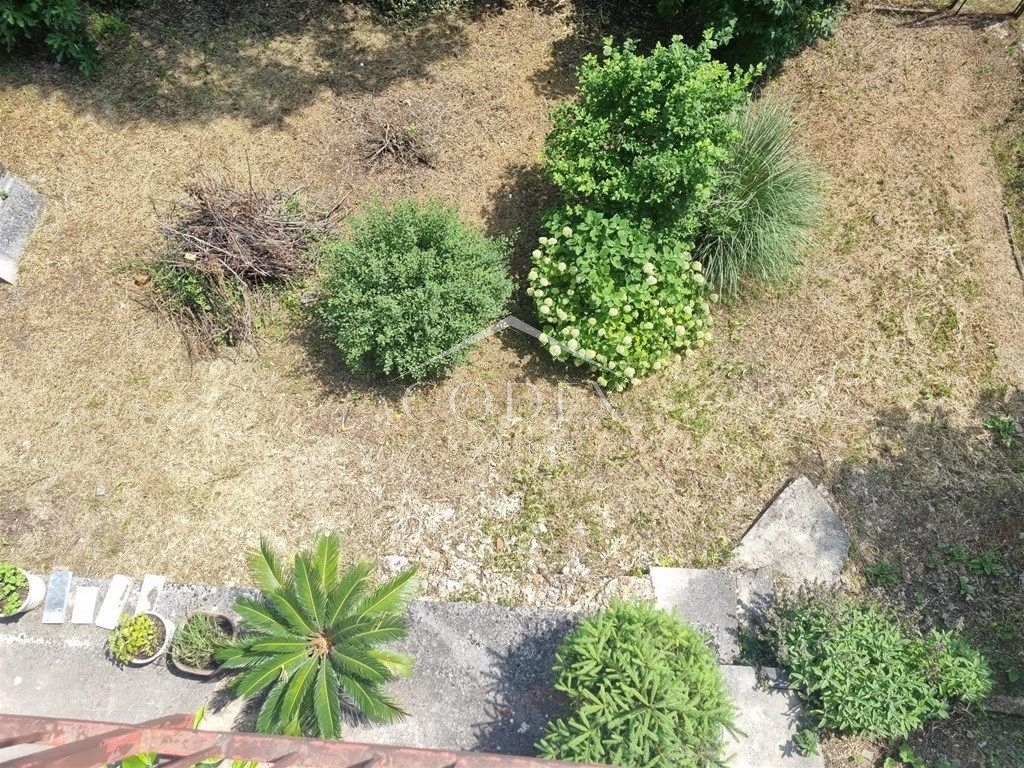 Pazin - hiša z veliko potenciala in čudovitim panoramskim razgledom!