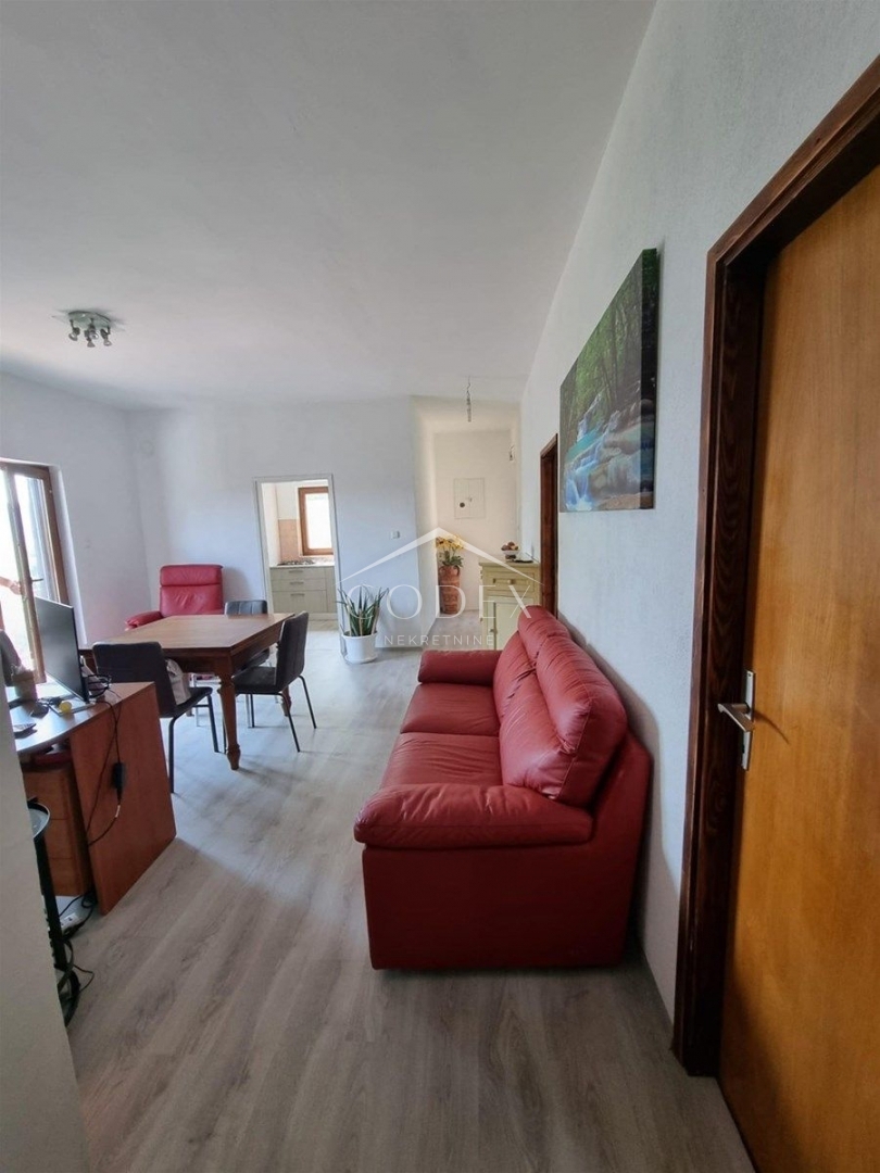 Pazin - hiša z veliko potenciala in čudovitim panoramskim razgledom!