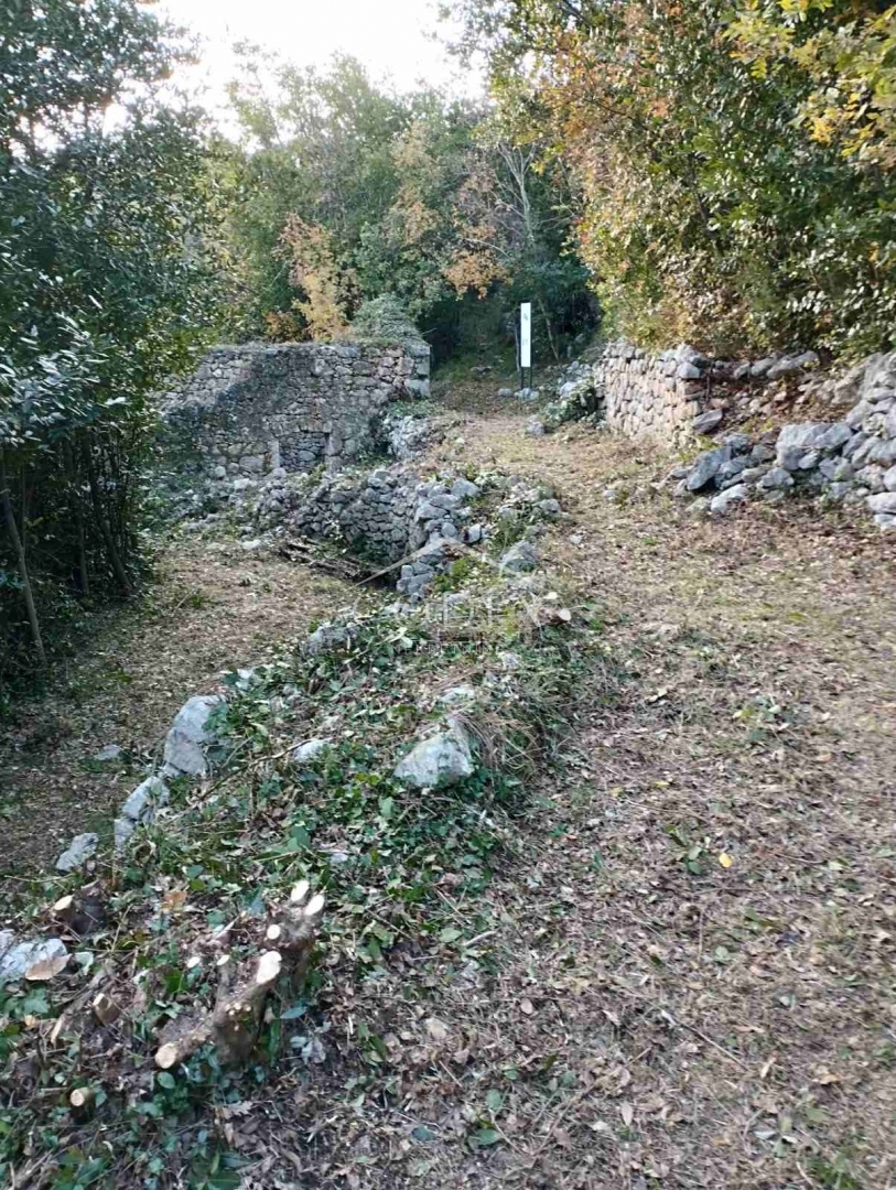 Brseč - prodaja zemljišča s projektom za turistični kompleks