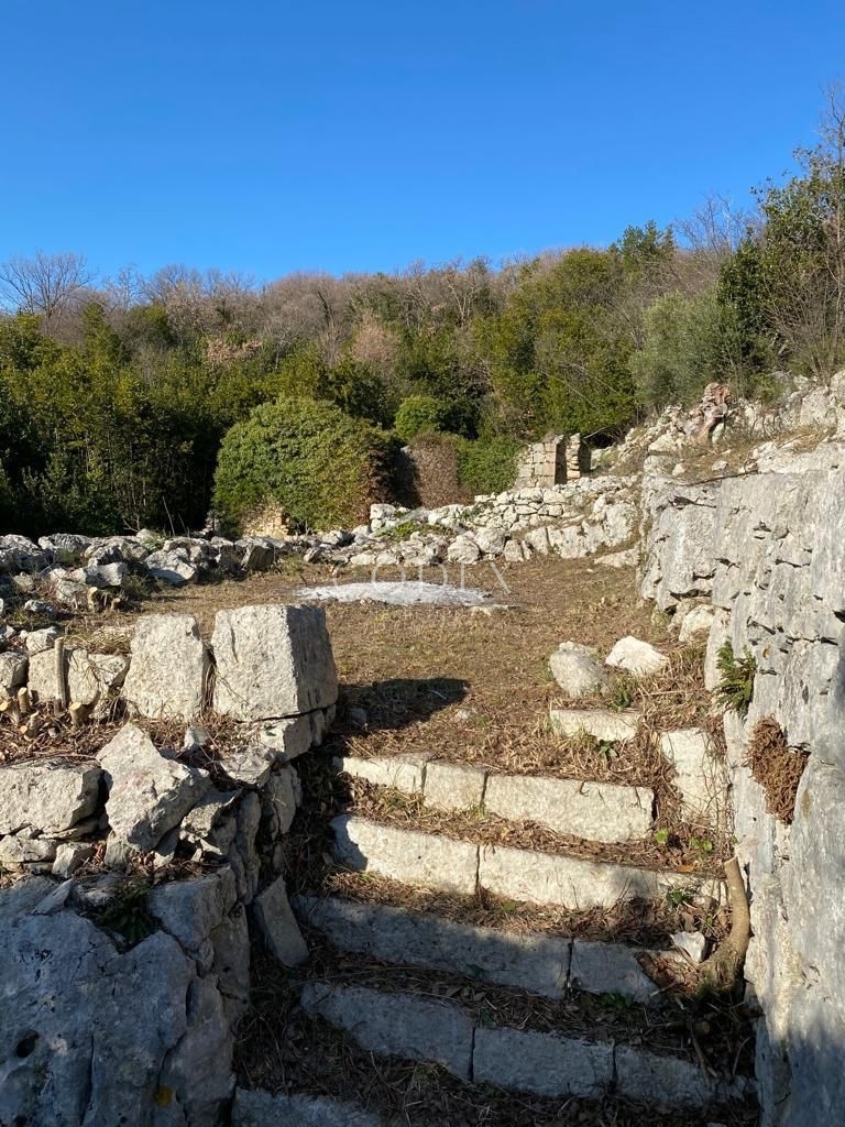 Brseč - prodaja zemljišča s projektom za turistični kompleks
