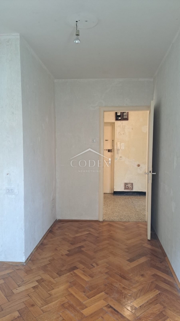Vojak - prodaja stanovanja za adaptacijo