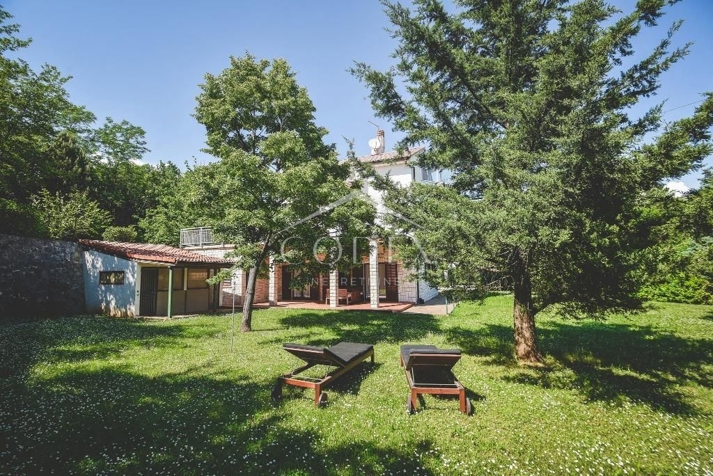 Vežica/Trsat - očarljiva hiša, obdana z zeleno oazo