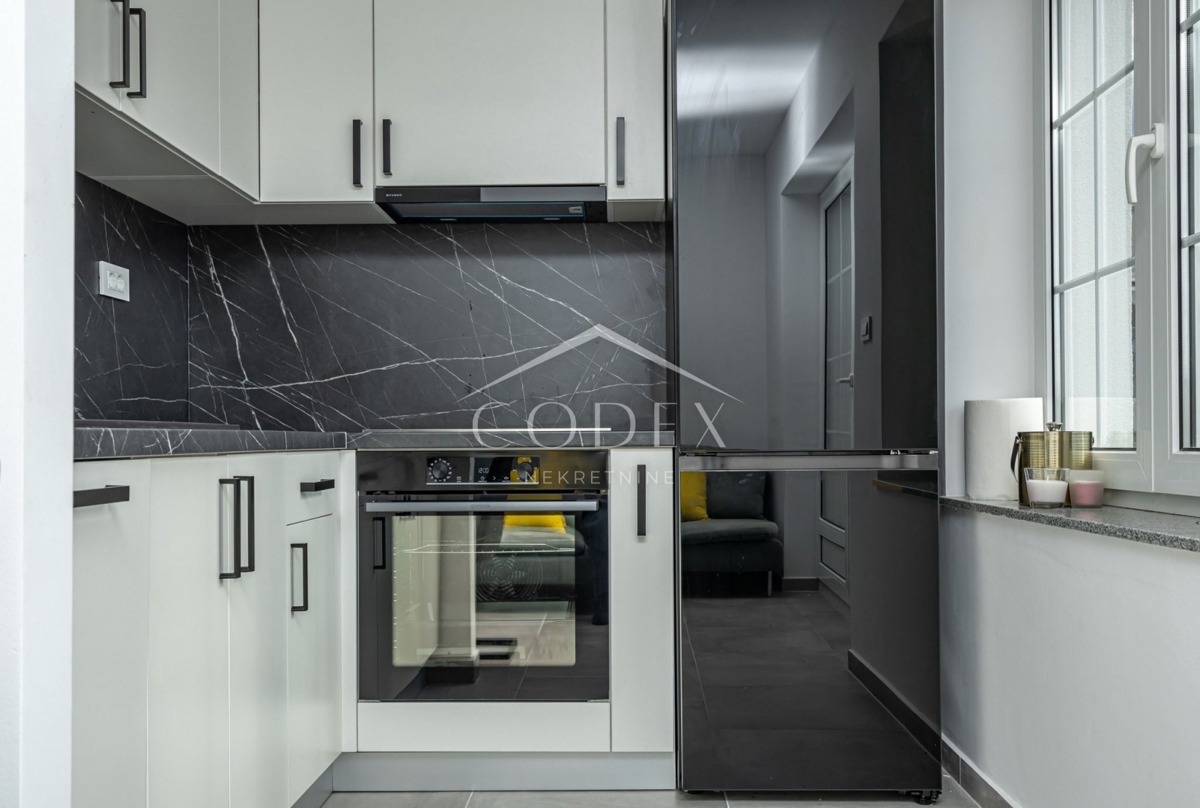 Crikvenica - prodaja dvosobnega apartmaja s pogledom na morje