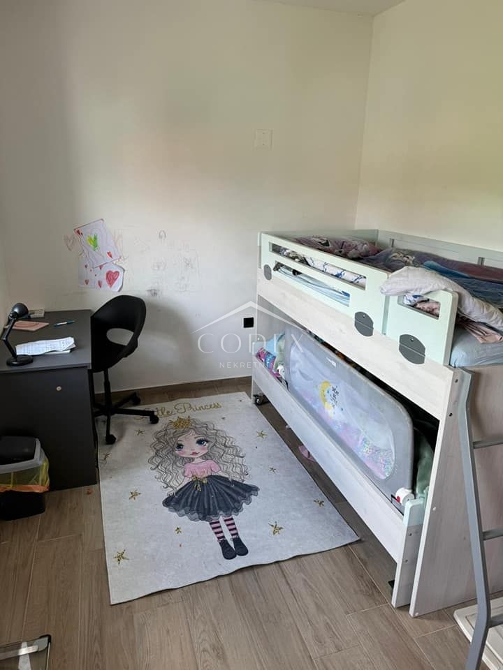 Viškovo - prodaja družinske hiše z 2 stanovanjema in neizdelanim podstrešjem