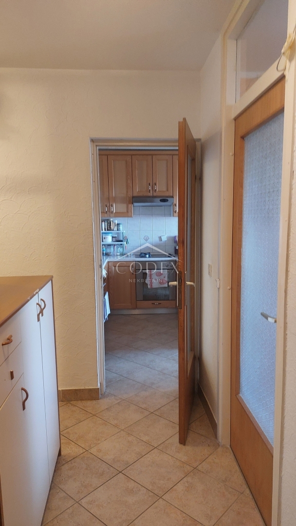Srdoči - dvosobni apartma s pogledom na morje