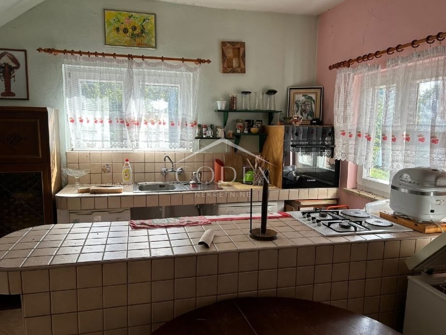Sveta Nedjelja, Šumber - prodamo 2 hiši