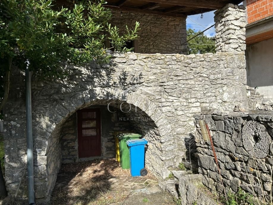 Sveta Nedjelja, Šumber - prodamo 2 hiši