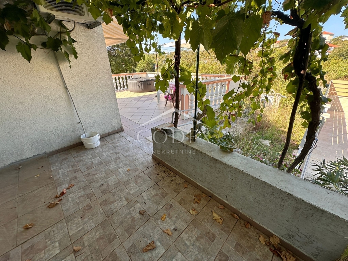 Hiša Vrh, Krk, 170m2