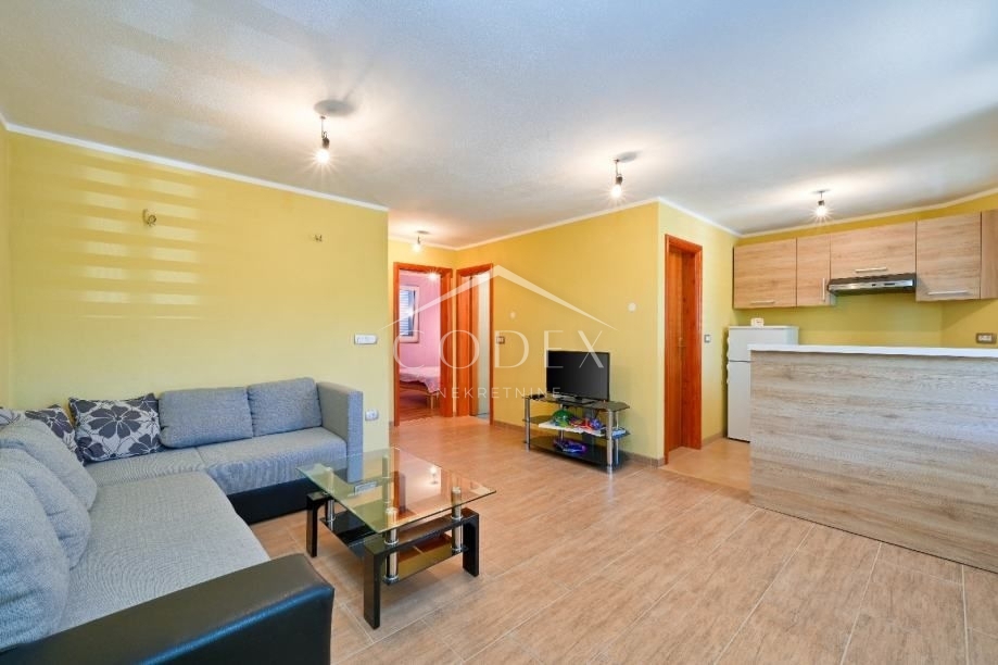 Milovčići - prodaja hiše s 3 apartmaji