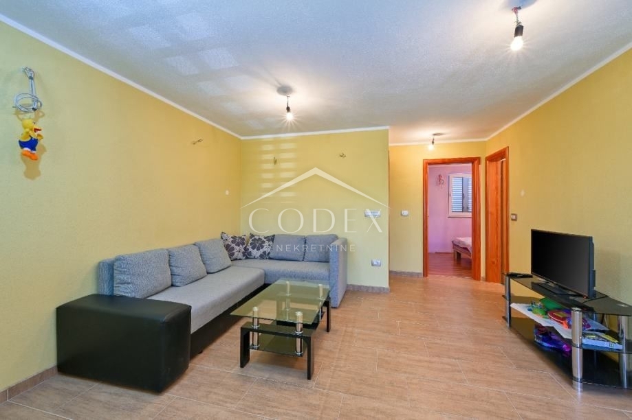 Milovčići - prodaja hiše s 3 apartmaji