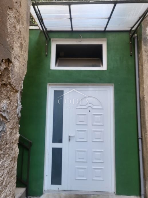 Rijeka, blizu centra - prodaja poslovnih prostorov za različne namene