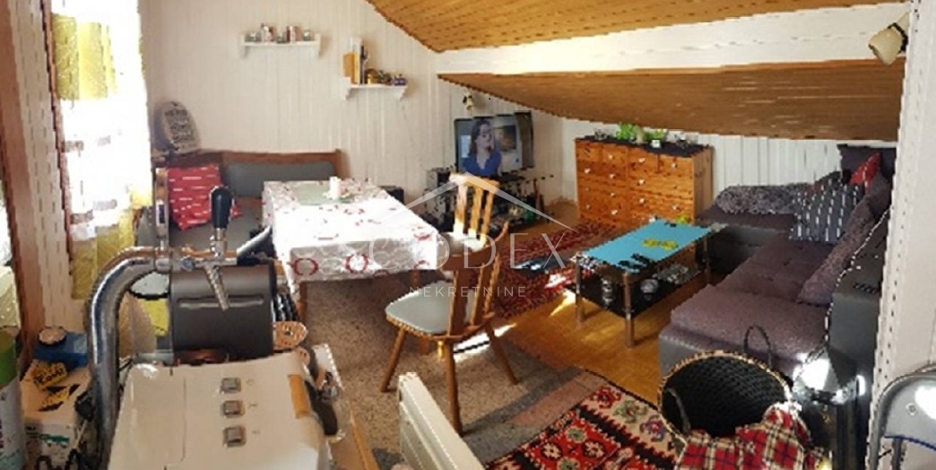 Krk – prodaja kamnite hiše v zgodovinskem jedru, 200 m od morja!