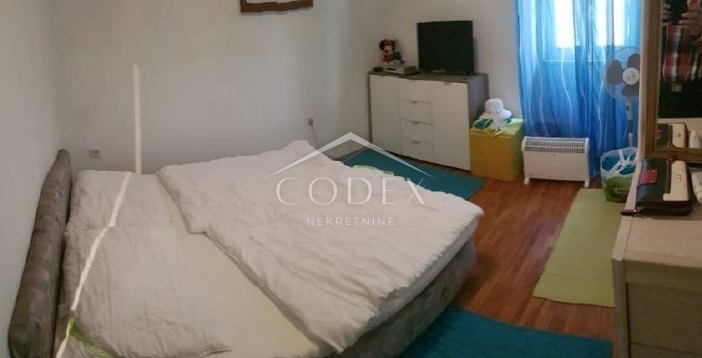 Krk – prodaja kamnite hiše v zgodovinskem jedru, 200 m od morja!
