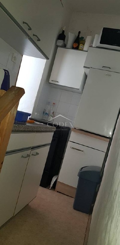Krk – prodaja kamnite hiše v zgodovinskem jedru, 200 m od morja!