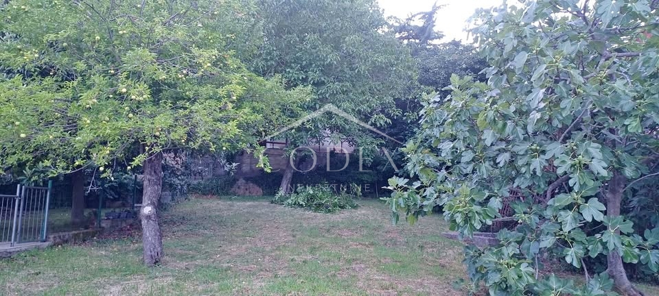 Zemljišče Viškovo, 860m2