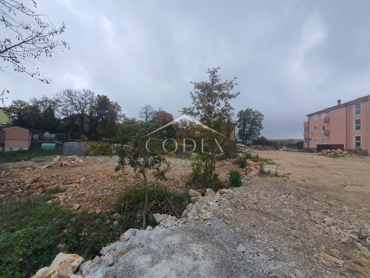 Viškovo – prodaja zazidljivega zemljišča za gradnjo 6 stanov