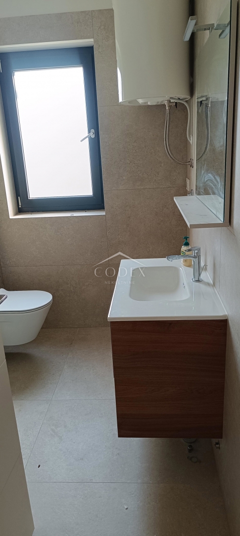 Umag – prodaja novogradnje na odlični lokaciji