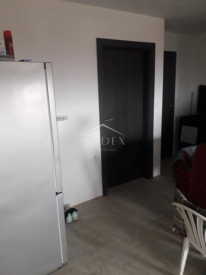 Kostrena - hiša s 5 apartmaji