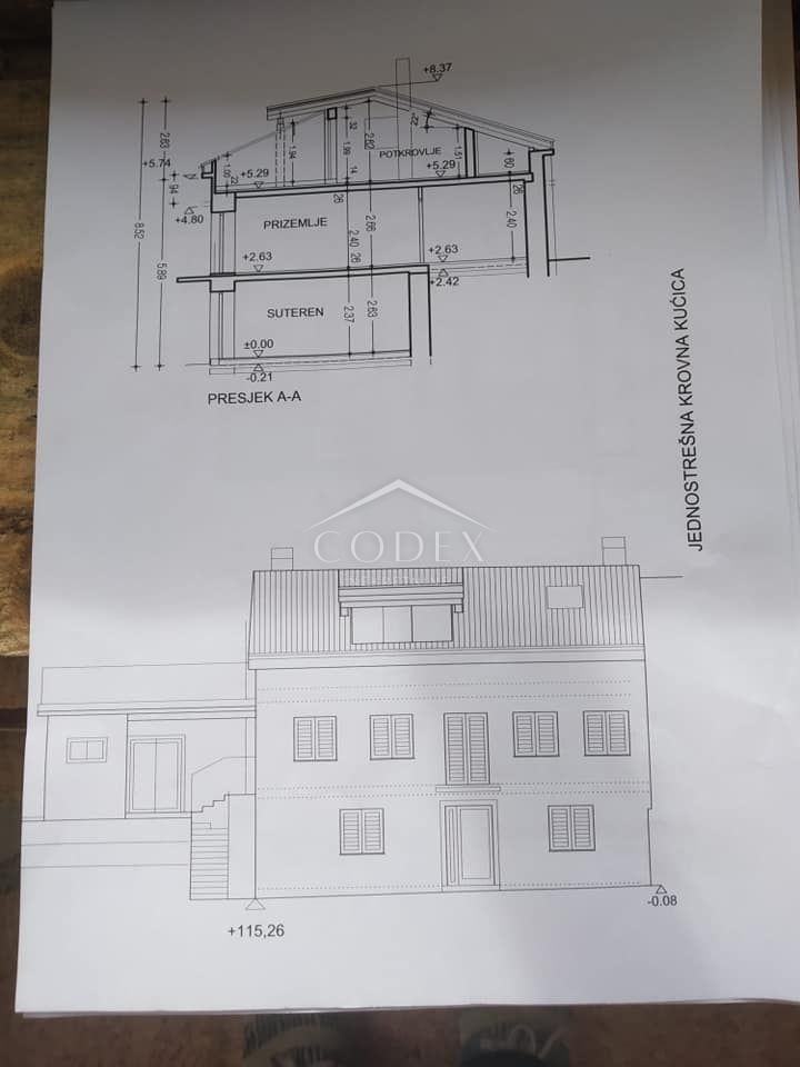 Kostrena - hiša s 5 apartmaji