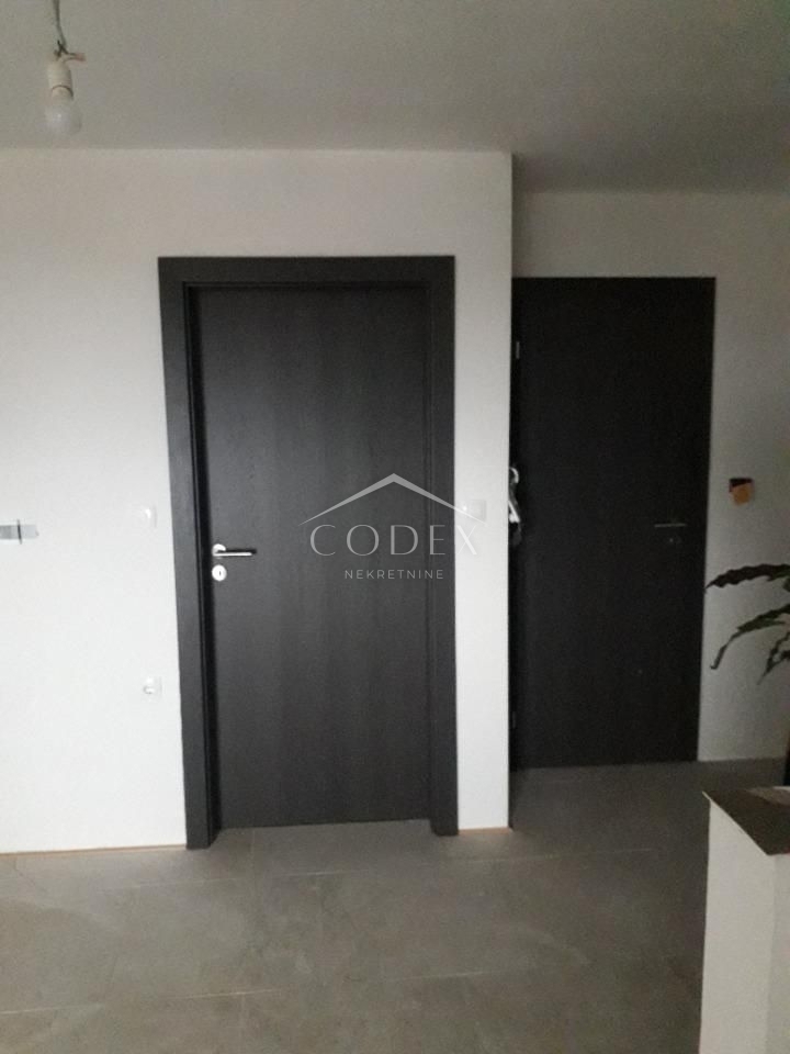 Kostrena - hiša s 5 apartmaji
