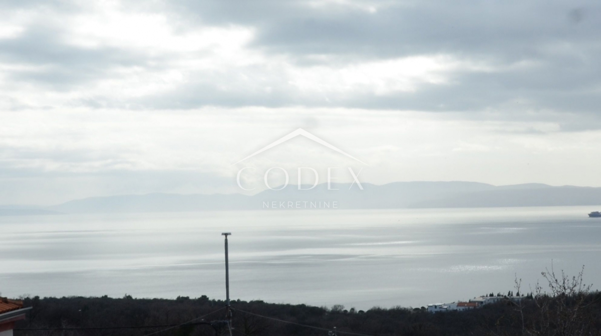 Kostrena - hiša s 5 apartmaji