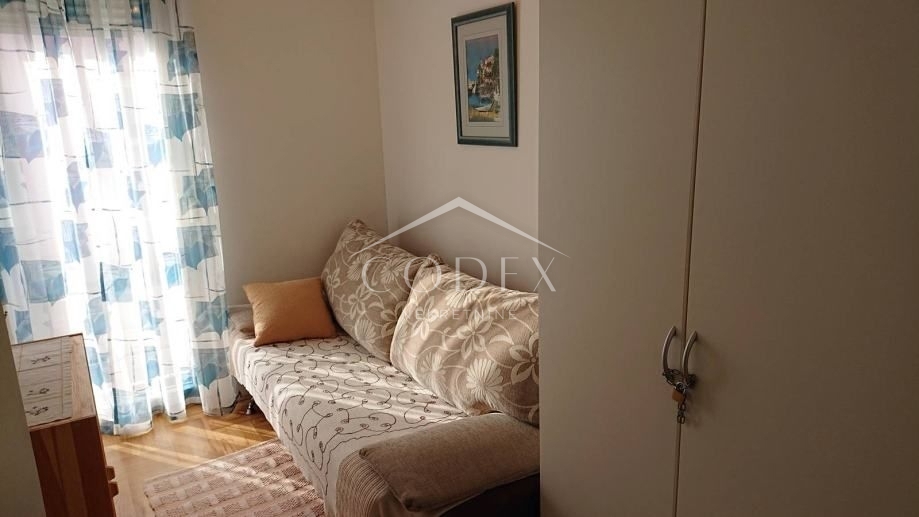 Krk - prodaja apartma v lepi vili