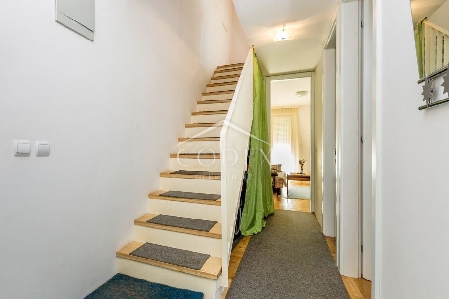 Krk - prodaja apartma v lepi vili