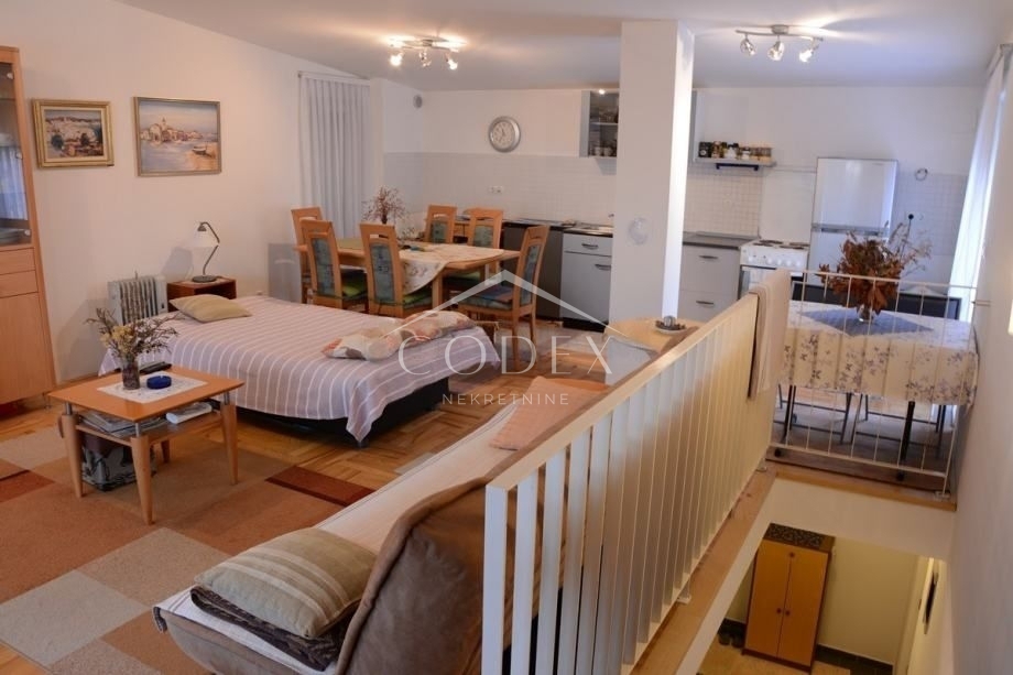 Krk - prodaja apartma v lepi vili