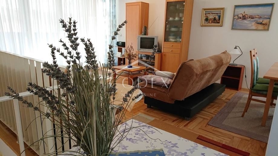 Krk - prodaja apartma v lepi vili