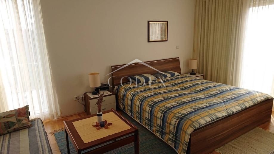Krk - prodaja apartma v lepi vili