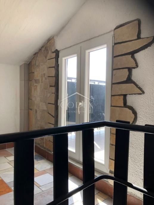 Brtonigla - prodaja dvoetažnega stanovanja za investicijo