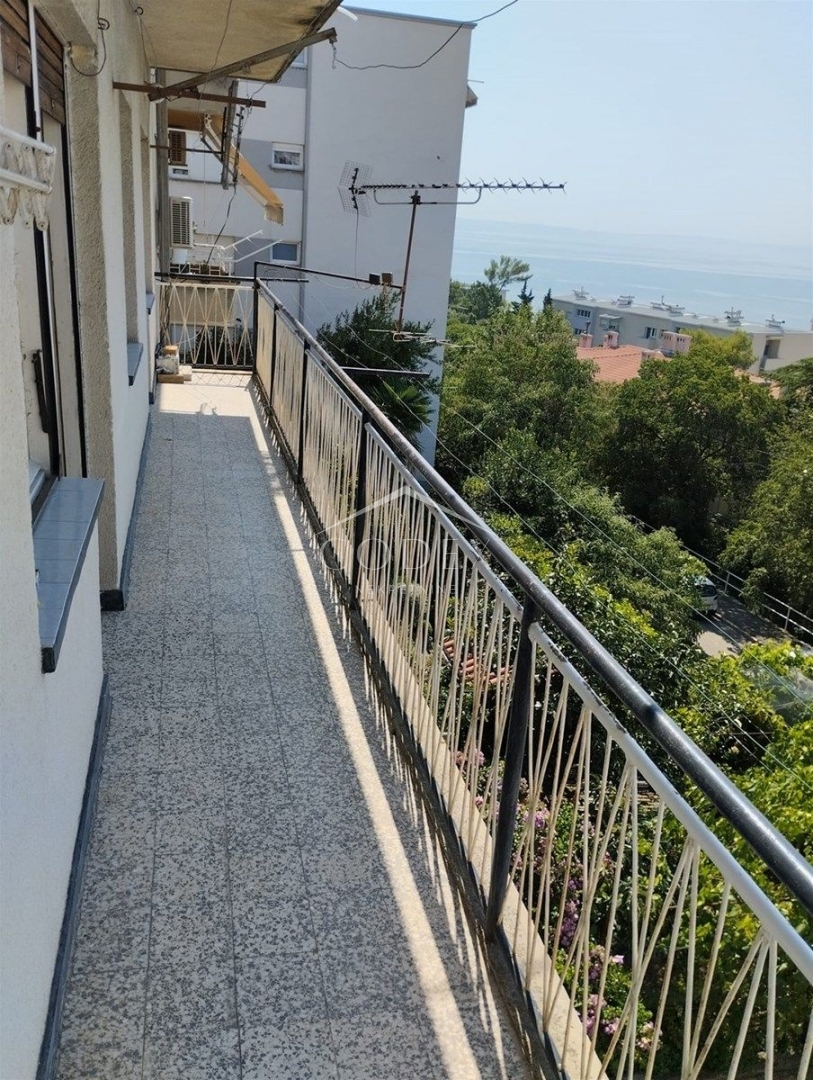 Boulevard - prodaja štirisobnega stanovanja in garsonjere