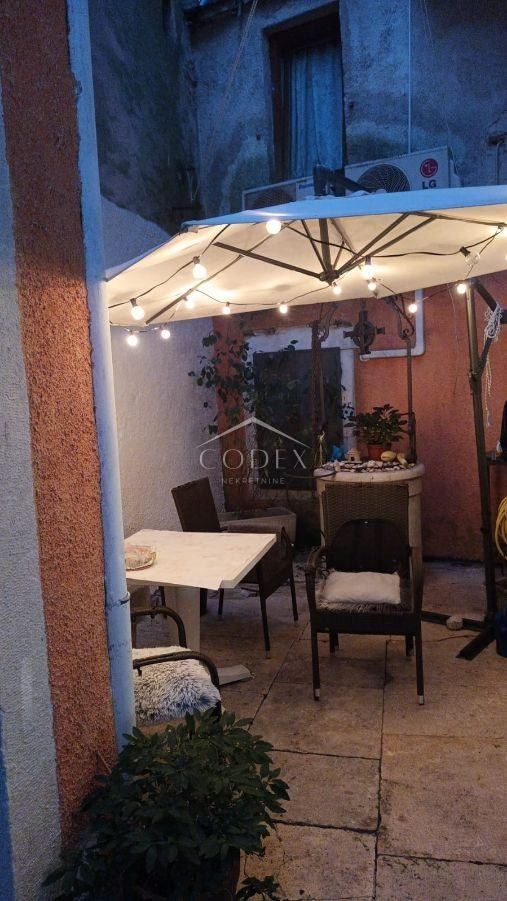 Rovinj - poslovni prostor z garsonjero