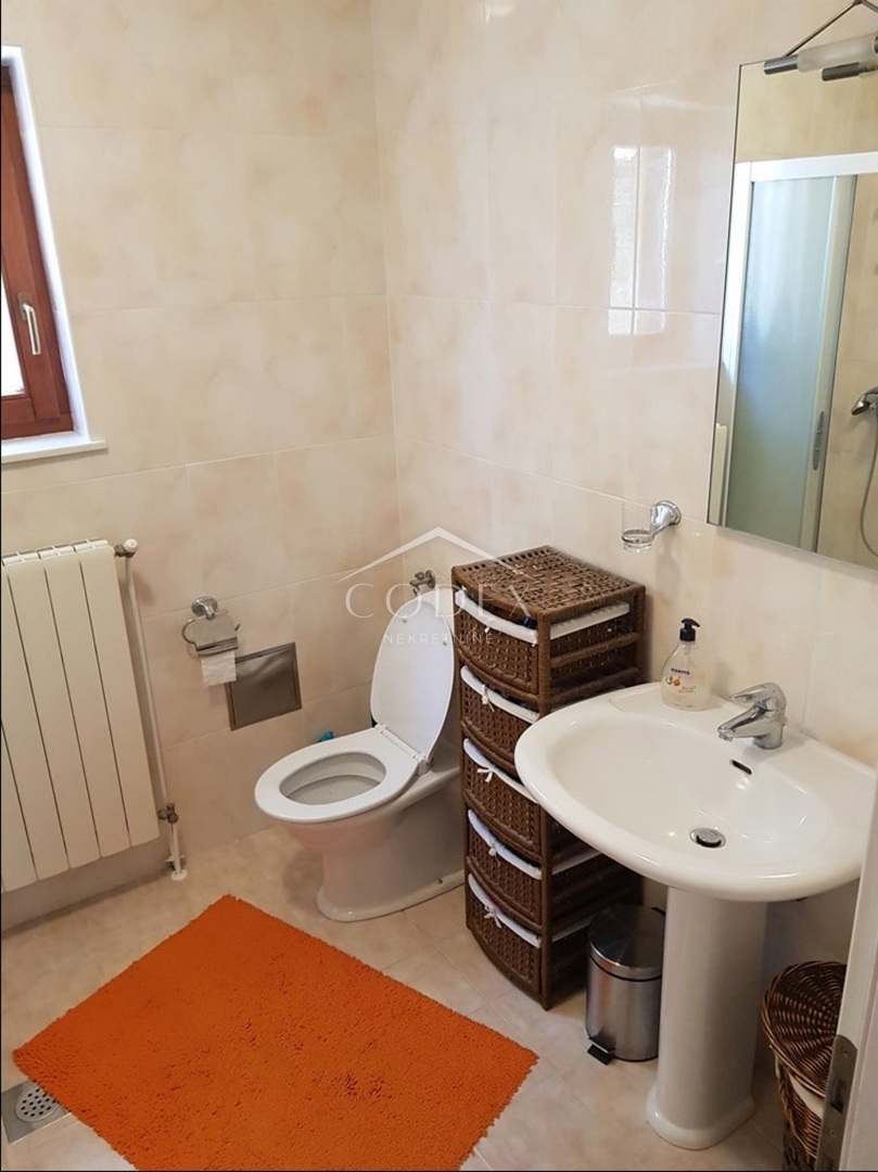 Ičići - prodaja dvosobnega apartmaja s pogledom na morje
