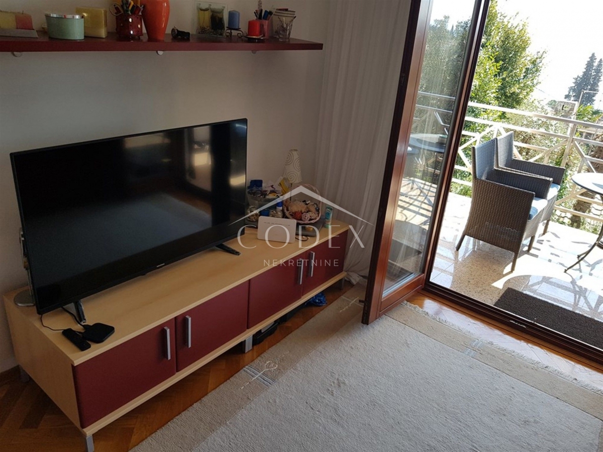 Ičići - prodaja dvosobnega apartmaja s pogledom na morje