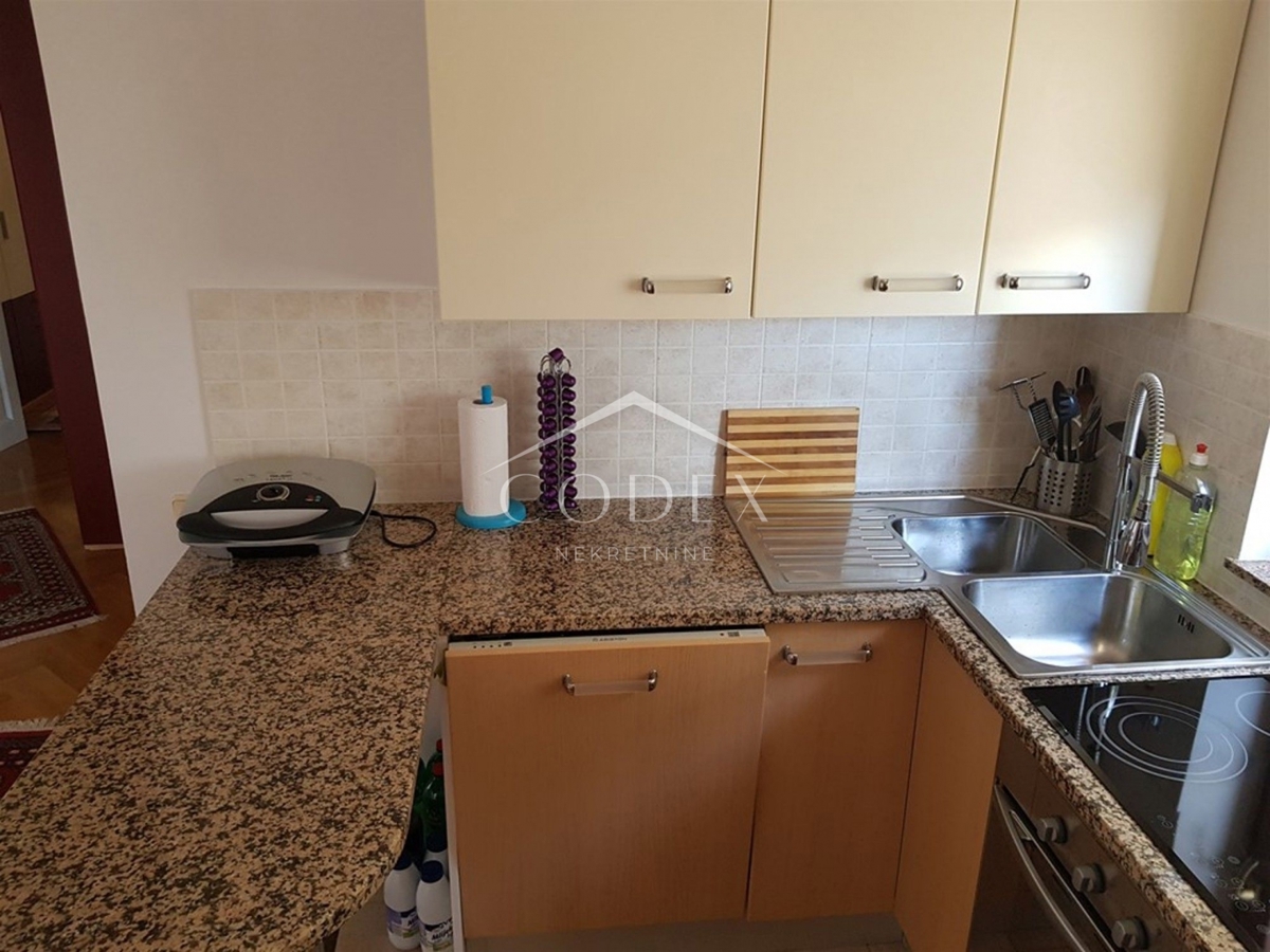 Ičići - prodaja dvosobnega apartmaja s pogledom na morje