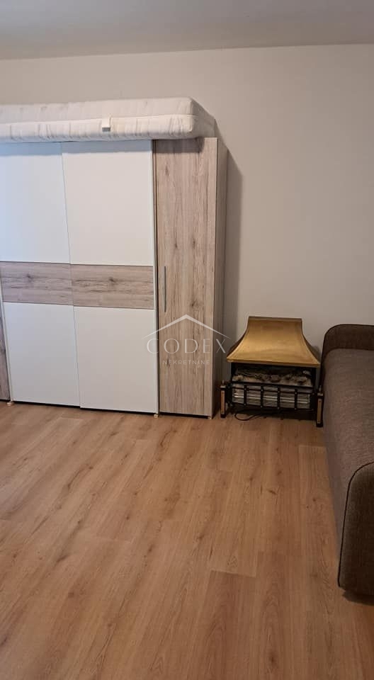 Škurinje - prodaja adaptirane enonadstropne hiše