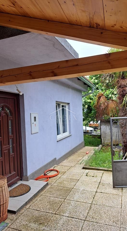 Škurinje - prodaja adaptirane enonadstropne hiše
