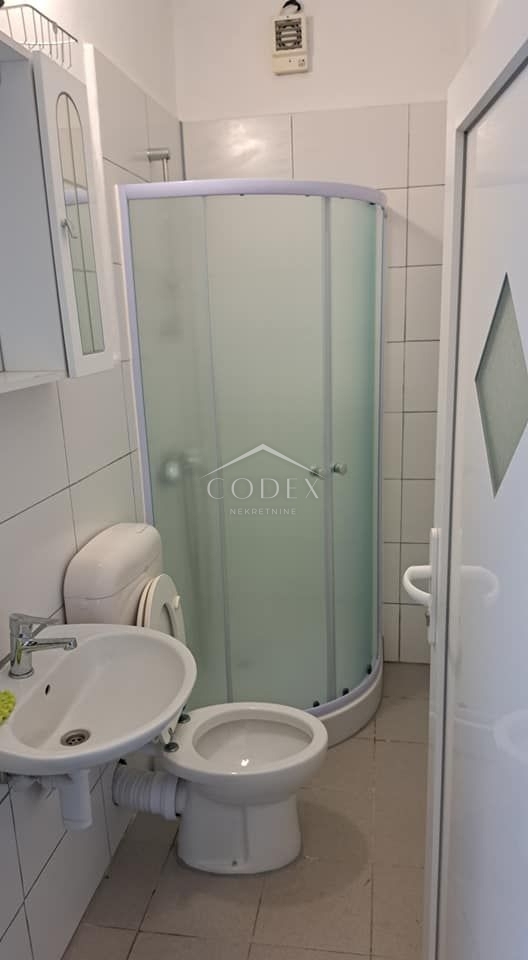 Škurinje - prodaja adaptirane enonadstropne hiše
