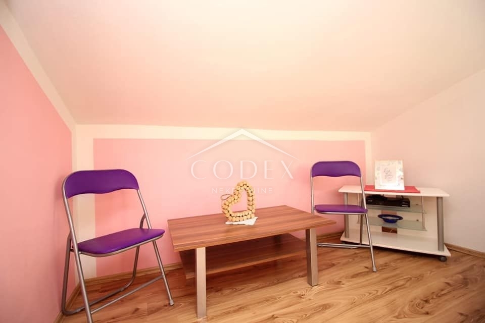 Grižane - hiša s tremi apartmaji