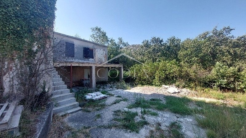 Okolica Kraljevice - Gospodova kamnita hiša za obnovo