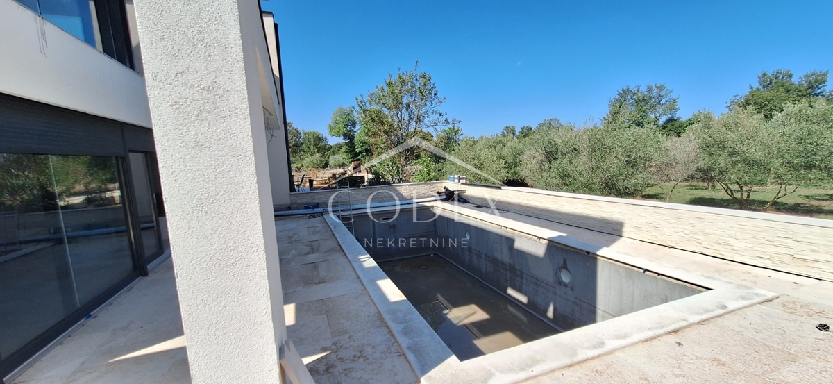 Malinska - prodaja novogradnje z bazenom